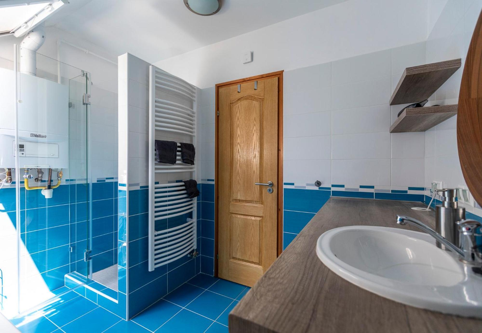 Park Apartman Sarrod Экстерьер фото