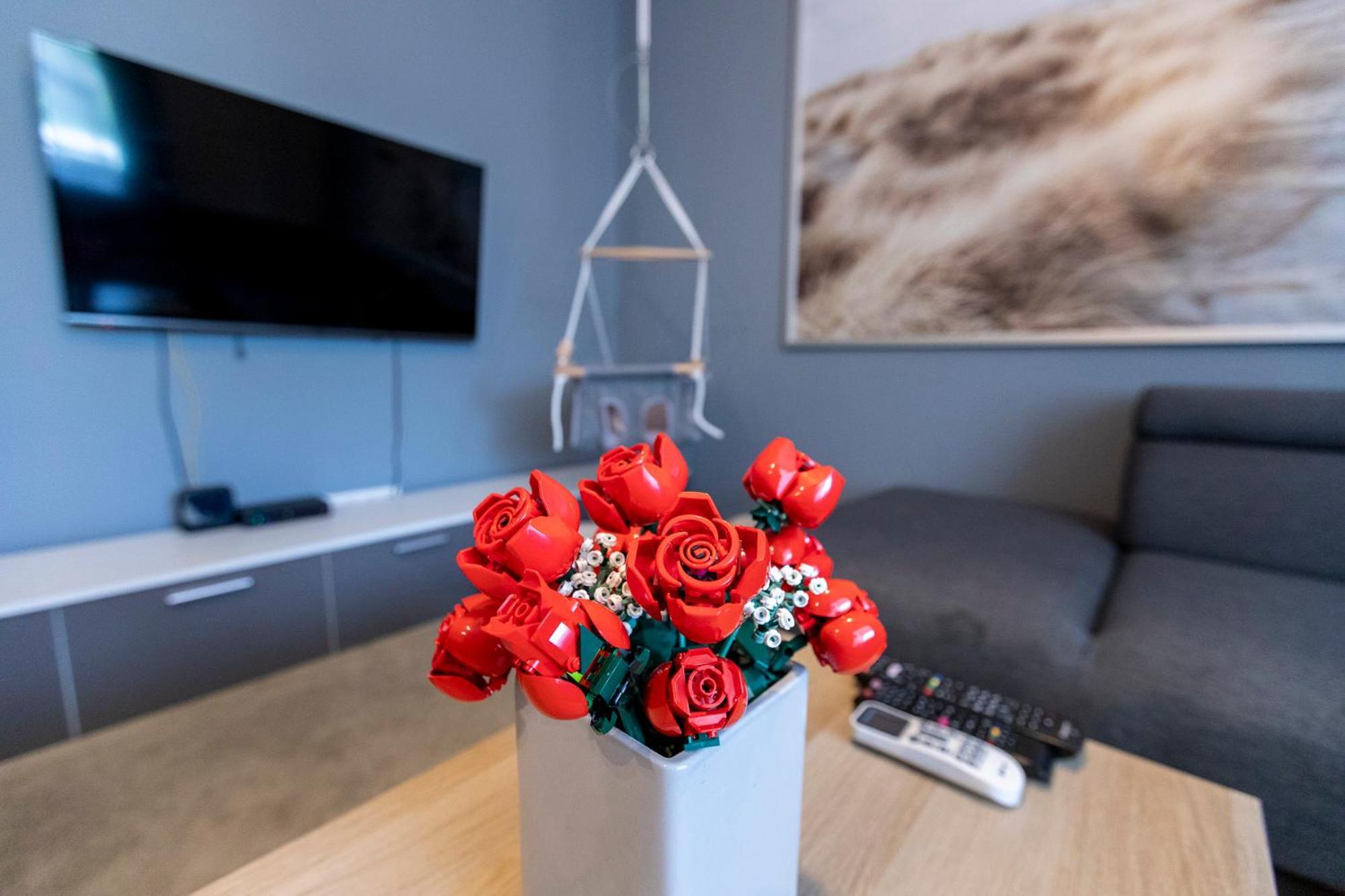 Park Apartman Sarrod Экстерьер фото